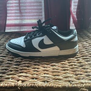 Black and White Nike Dunk